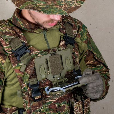                             Vyklápěcí pouzdro na mobil V2 - Ranger Green                        