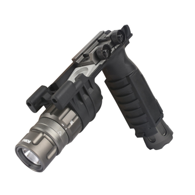                             Taktický grip se svítilnou typu R900V - Černý                        