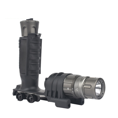                             Taktický grip se svítilnou typu R900V - Černý                        